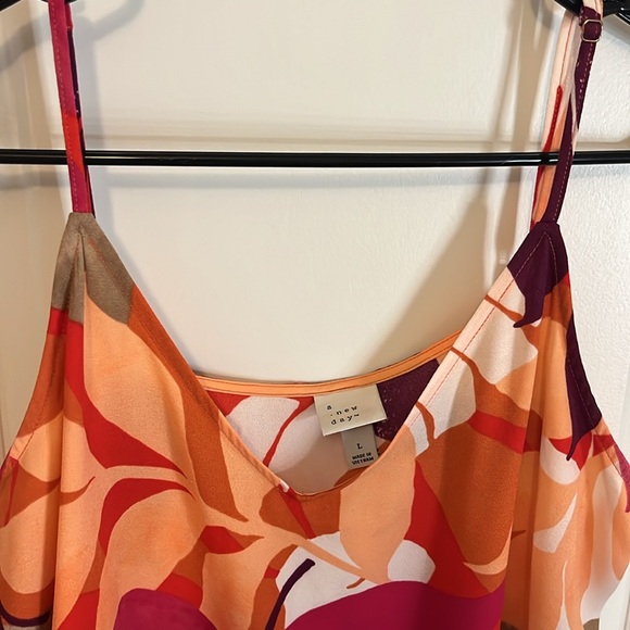 Floral top - Picture 2 of 2